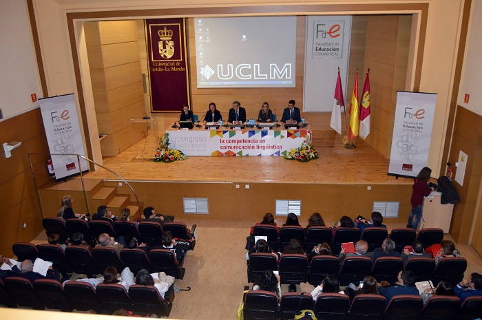 Zamora: “Es importante que el lenguaje nos ayude  al diálogo y al consenso”