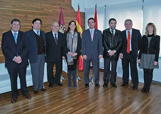 Rosa Romero recibe al alcalde de Peñíscola de visita en Ciudad Real