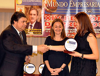 La alcaldesa Rosa Romero recoge el premio Empresarial Europeo