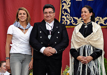 La alcaldesa de Ciudad Real con la presidenta de la Junta de Castilla-La Mancha y el Pandorgo 2011